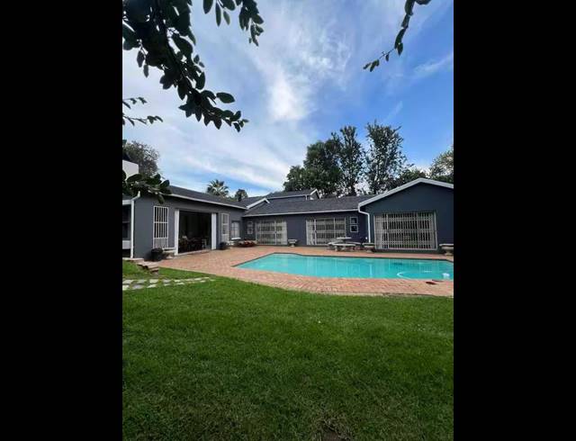 7 BEDROOM HOUSE FOR SALE IN GALLO MANOR